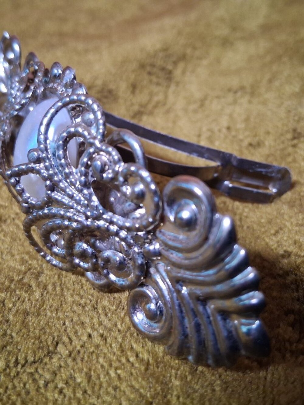 Vintage Barrette Hair Clip Silver Ornate Filligree Faux Pearl Korea 4" - Picture 2 of 13